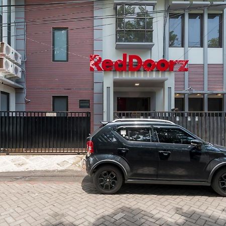 Reddoorz Near Grand City Mall 2 Σουραμπάγια Εξωτερικό φωτογραφία