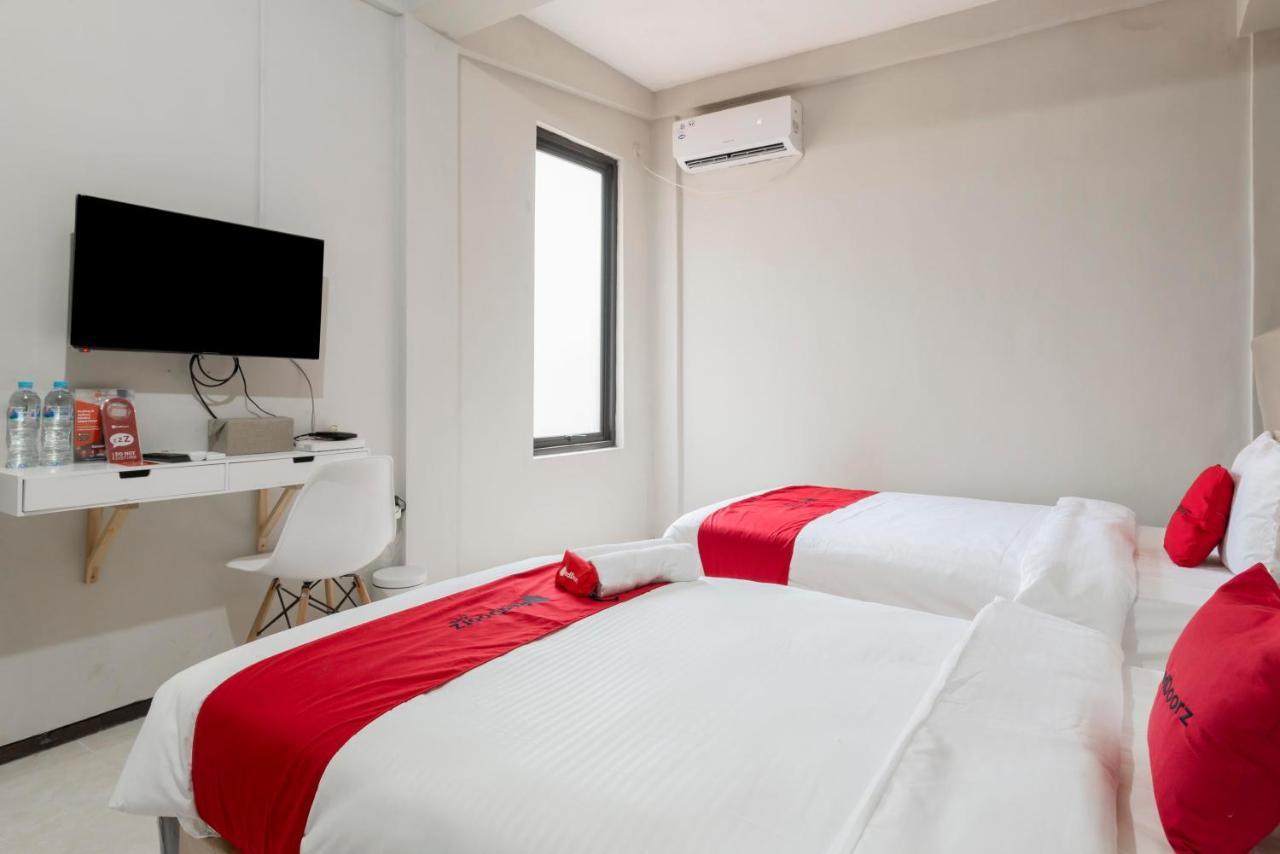 Reddoorz Near Grand City Mall 2 Σουραμπάγια Εξωτερικό φωτογραφία