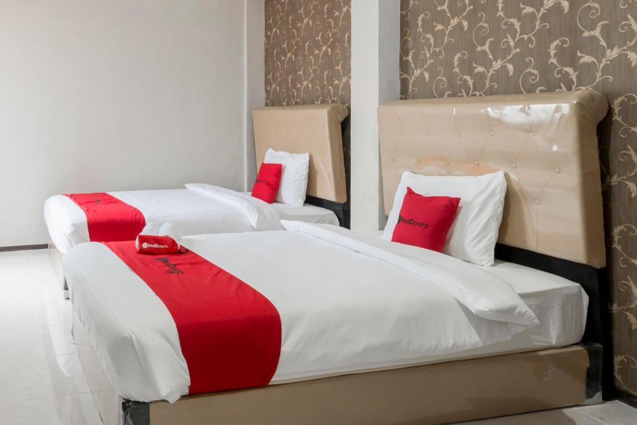 Reddoorz Near Grand City Mall 2 Σουραμπάγια Εξωτερικό φωτογραφία